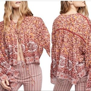 FREE PEOPLE NWT - Lorriane tie-front festival kimono top size S or M.